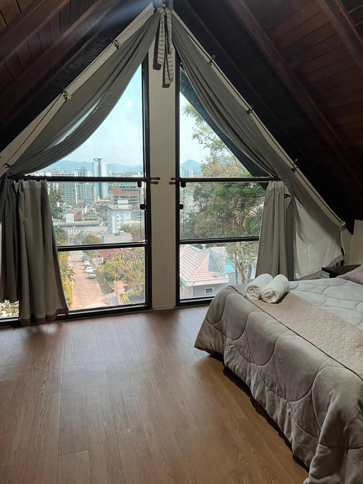 Pousada Casa Da Pedra ブルメナウ エクステリア 写真